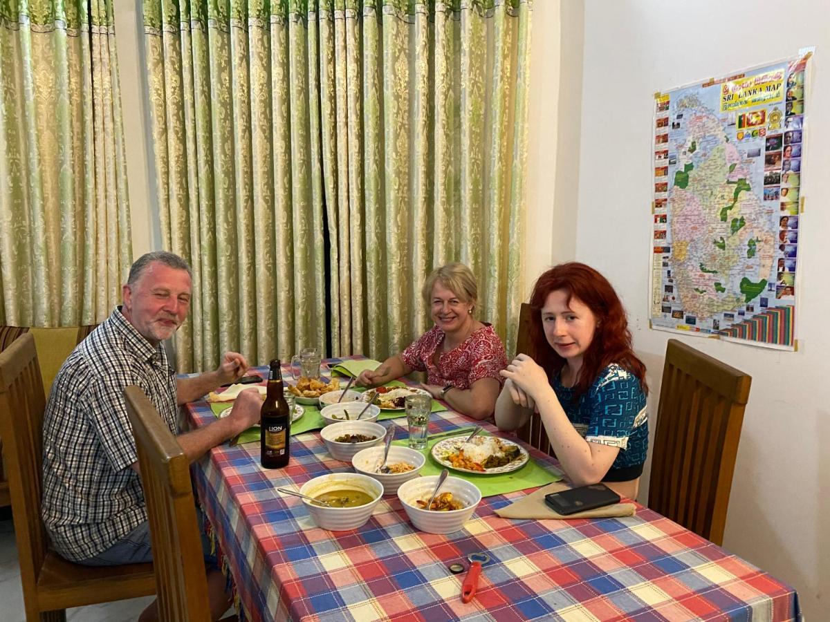 Bee Nest Bed & Breakfast Негомбо Экстерьер фото