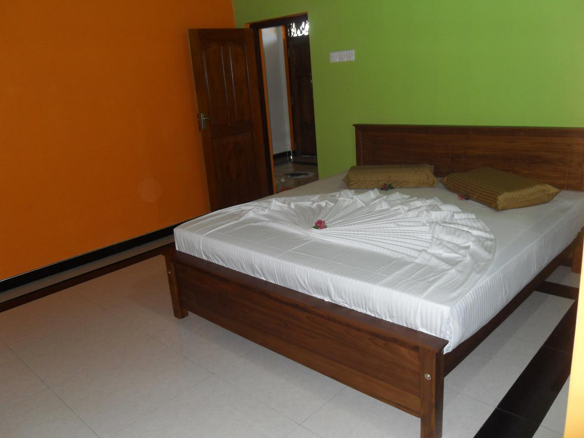 Bee Nest Bed & Breakfast Негомбо Экстерьер фото