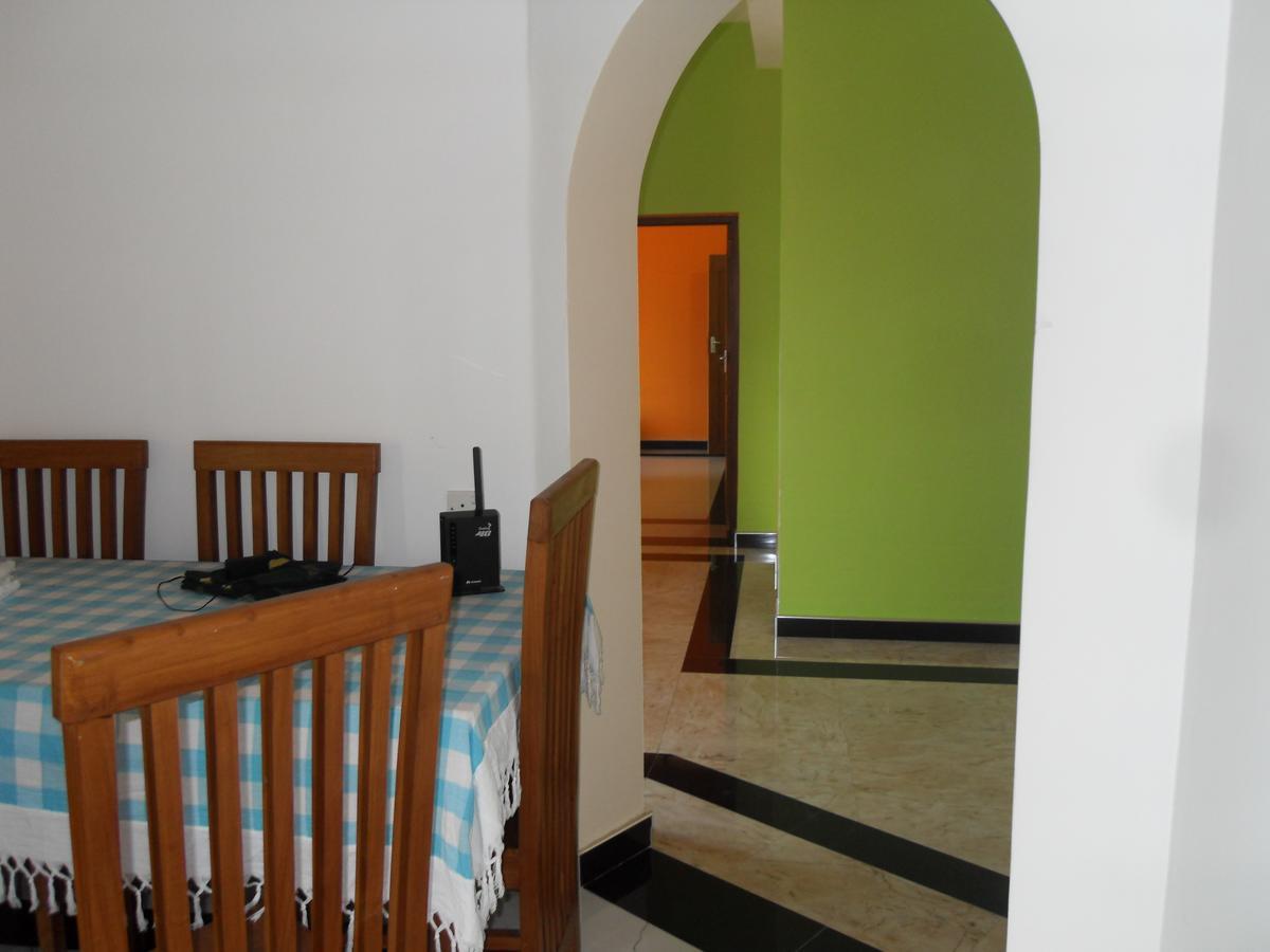Bee Nest Bed & Breakfast Негомбо Экстерьер фото