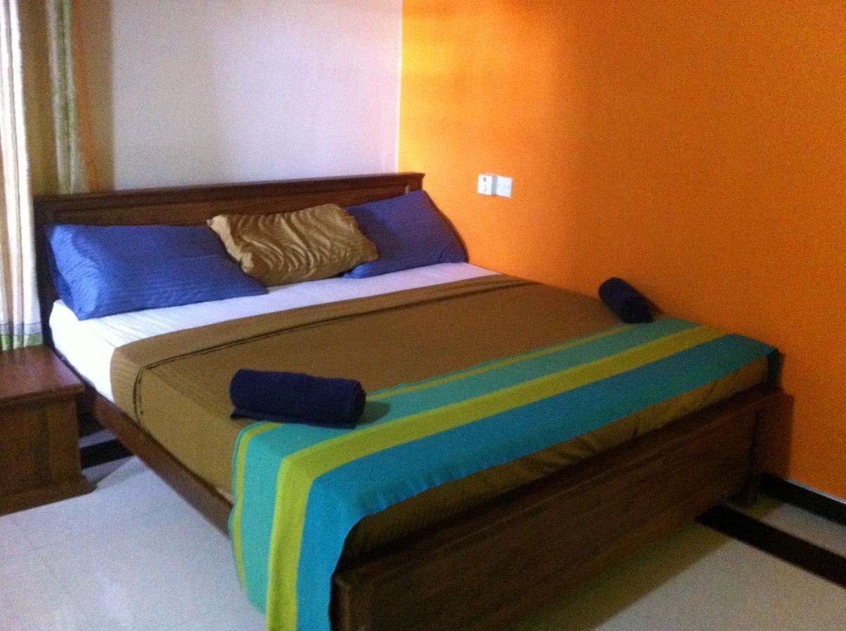 Bee Nest Bed & Breakfast Негомбо Экстерьер фото