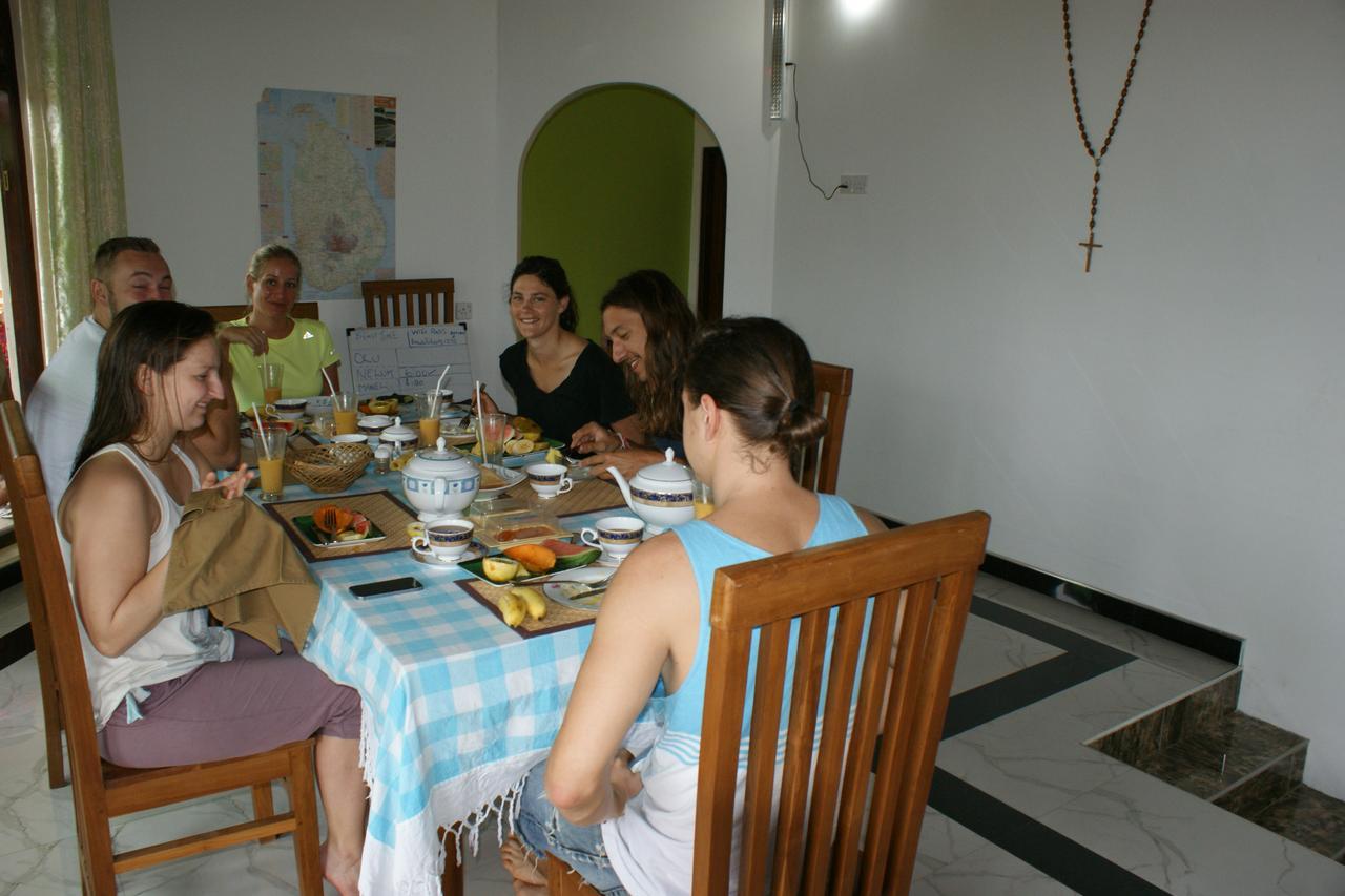 Bee Nest Bed & Breakfast Негомбо Экстерьер фото