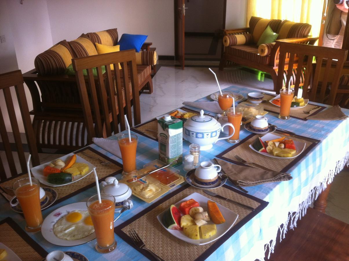 Bee Nest Bed & Breakfast Негомбо Экстерьер фото