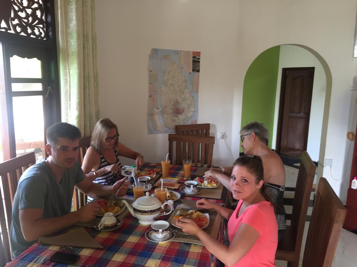 Bee Nest Bed & Breakfast Негомбо Экстерьер фото